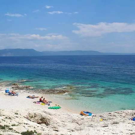 Milevoj-6 By Interhome غاباس